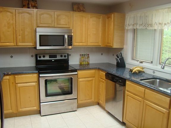 2nd image of 675 Lakeside Dr