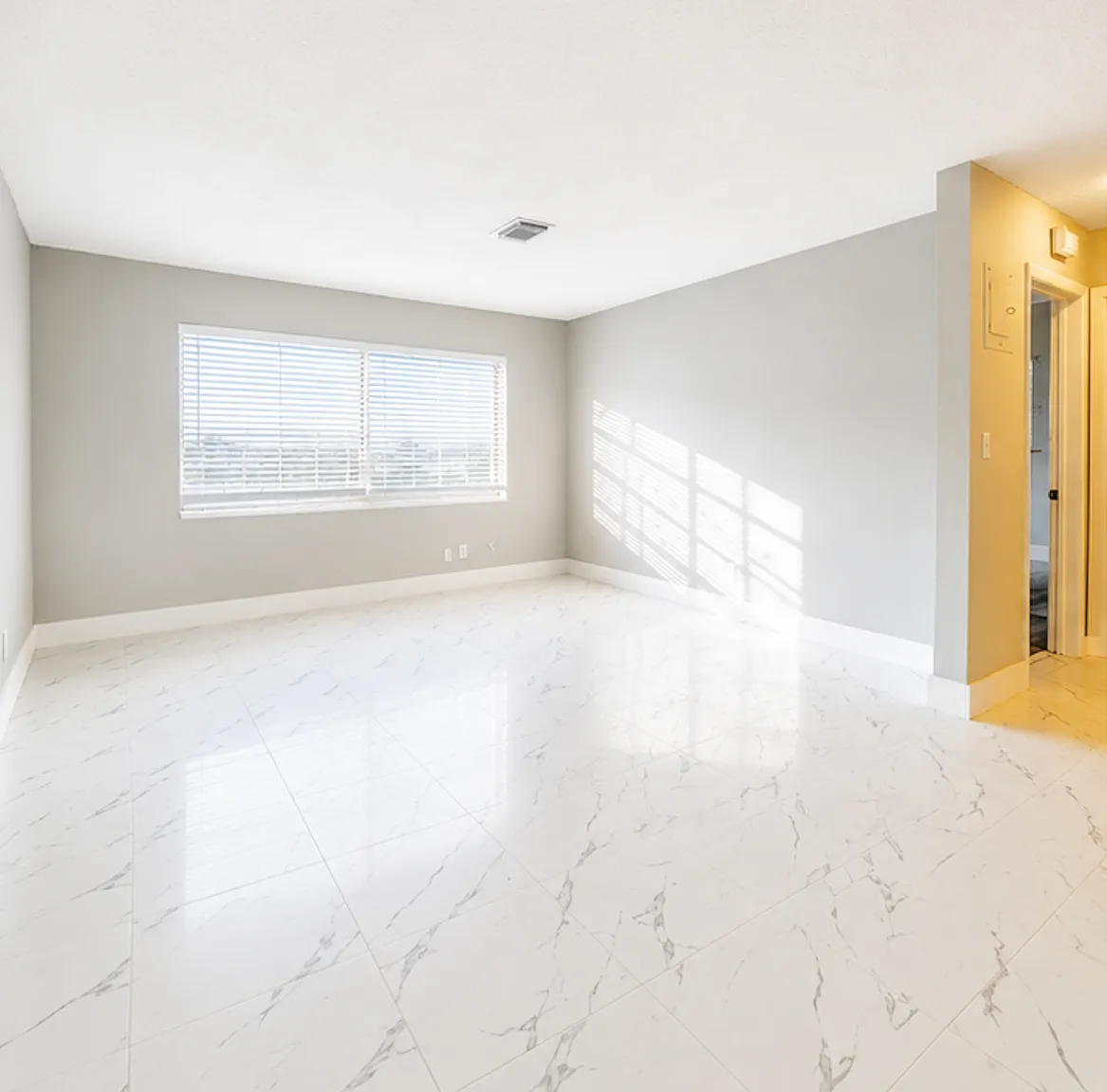2 bed, 725 sqft, $2,000 — Photo 1