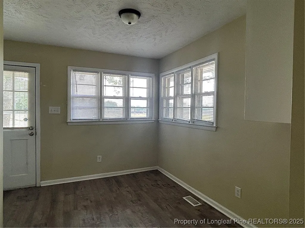Building Photo - 405 Chavis St #8