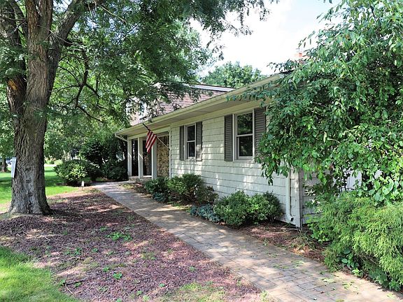 2nd image of 8560 Apple Blossom Ln
