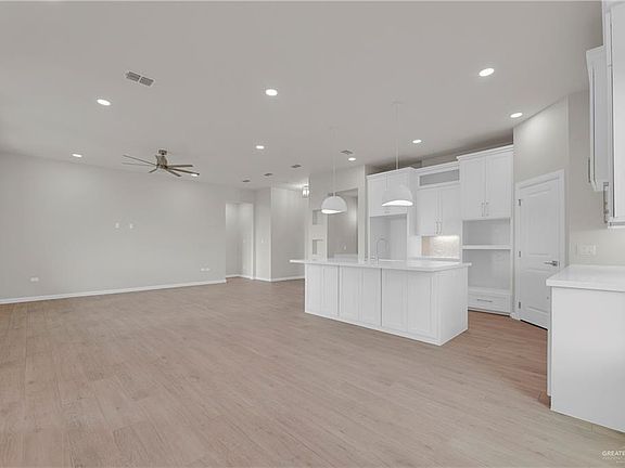 4th image of 2501 Wisteria St