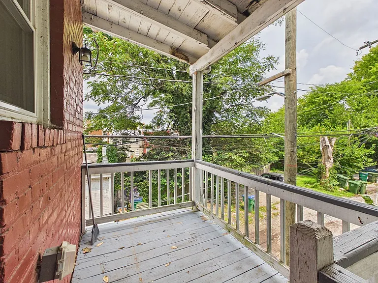 411 Gilmer St #B — Photo 33