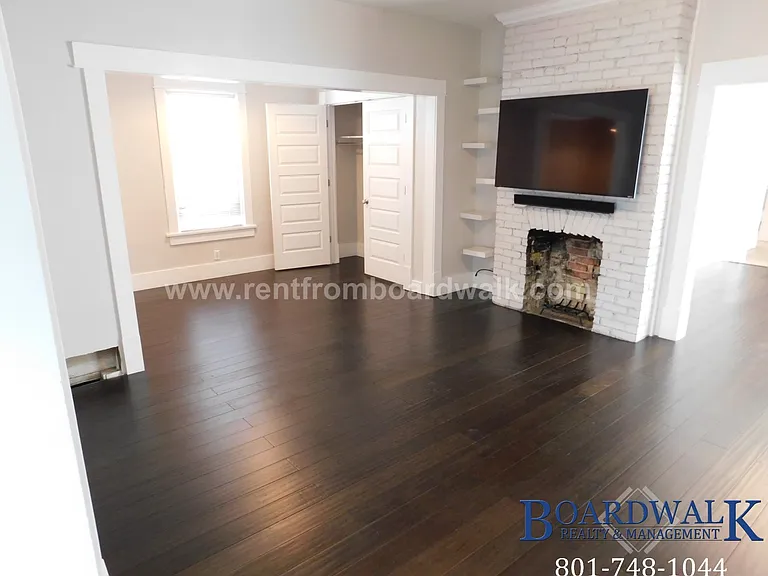657 E Warnock Ave — Photo 10
