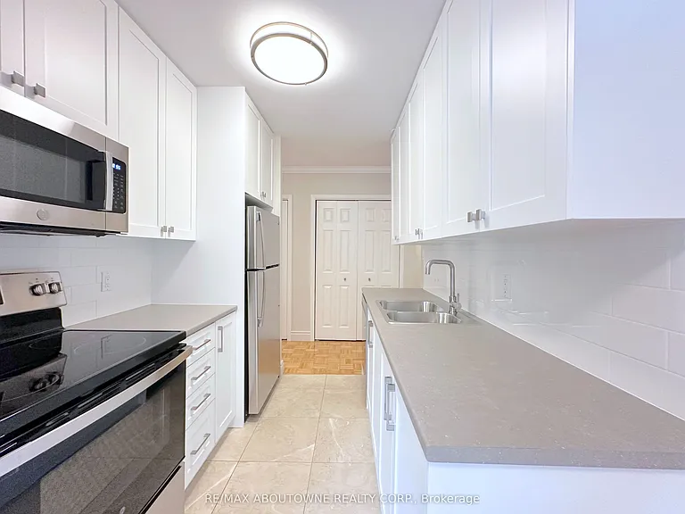 135 Allan St #109 — Photo 7