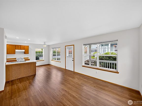 5th image of 161 W Whidbey Avenue #38