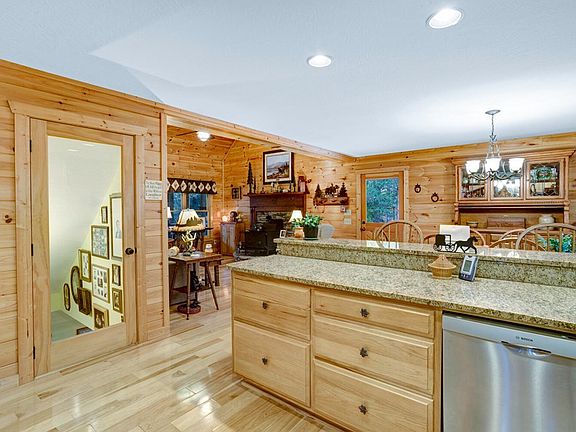 18th image of 58 Morley Dr