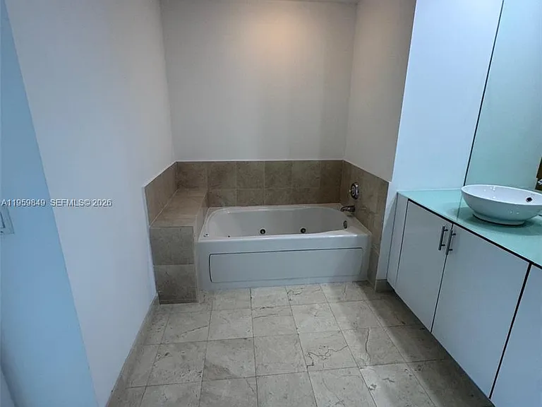 315 NE 3rd Ave #1905 — Photo 11