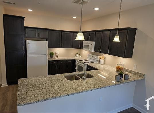 1st image of 150 Halter Cir