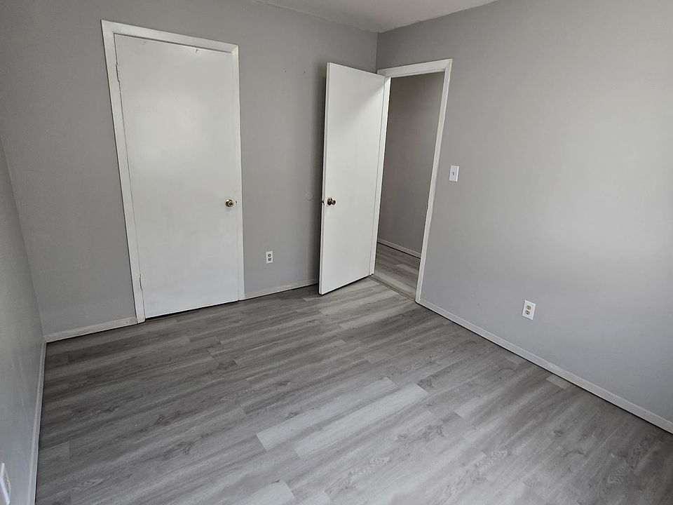 1st image of 104 Hardwood Ct