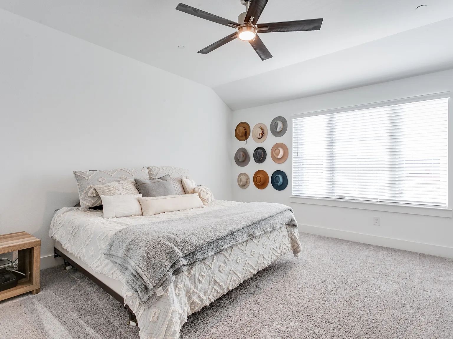 2 bed, 2.5 bath, 1662 sqft, $2,500 — Photo 4