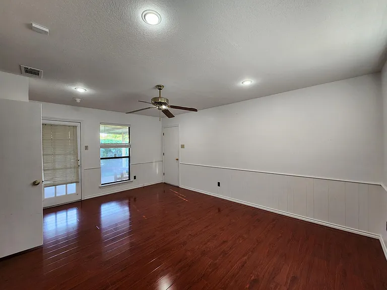 1526 Silverleaf Dr — Photo 20
