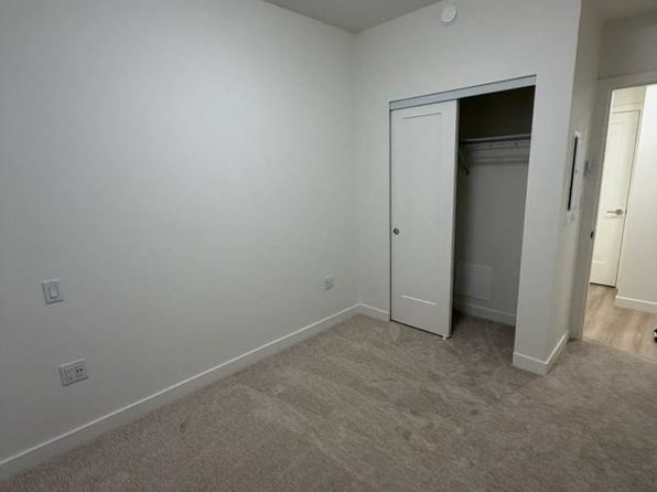 2 bedroom rental in Surrey — photo 6