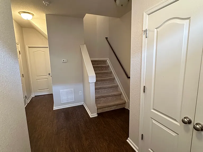 4976 Almandine Ave — Photo 2