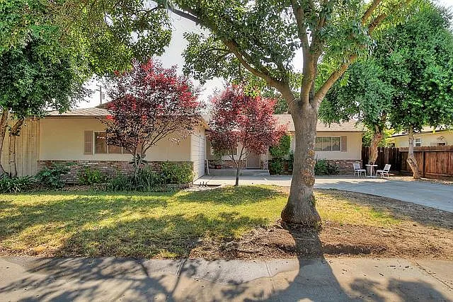 2212 Dana Ln photo 1