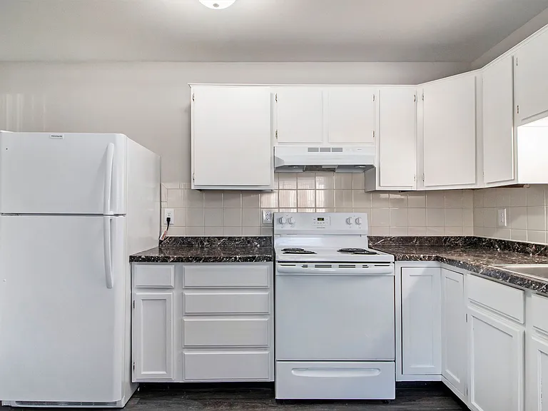 18638 Van Horn Rd #9 — Photo 6