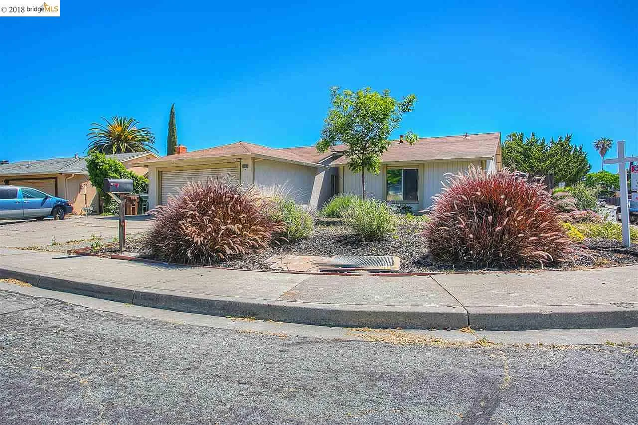2304 Calhoun Ct photo 1