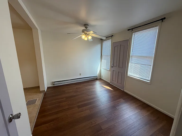 3214 Hoyt Ave — Photo 5