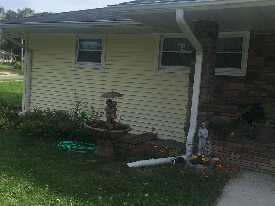 2nd image of 2425 Tomlin Ln