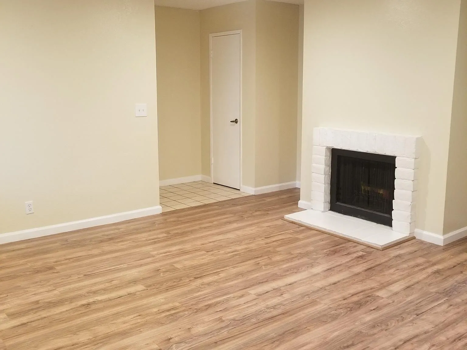 2 bed, 950 sqft, $2,850 — Photo 3