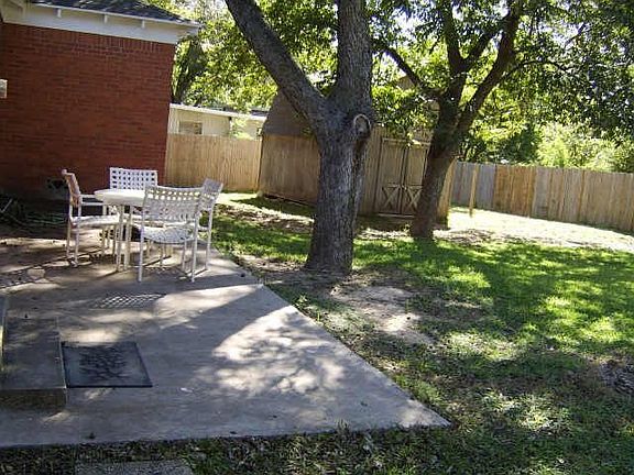 4th image of 3207 Mimosa Park Dr