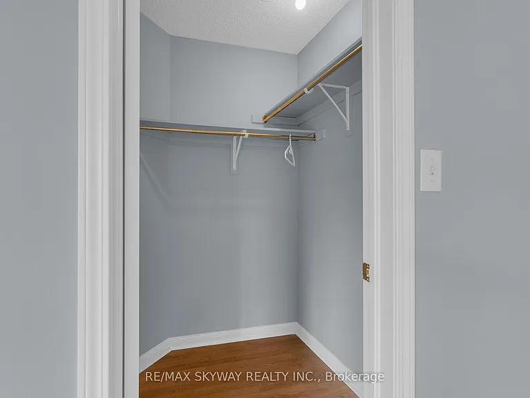 16 Raccoon St — Photo 28