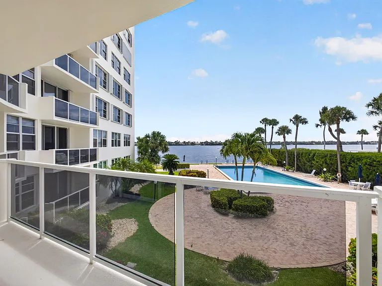 2800 N Flagler Dr #202 — Photo 26