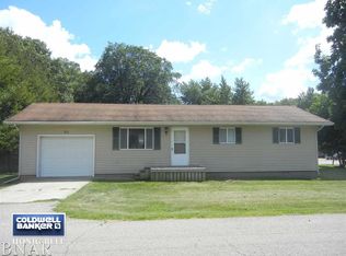 510 W Woodlawn St, Clinton, IL 61727