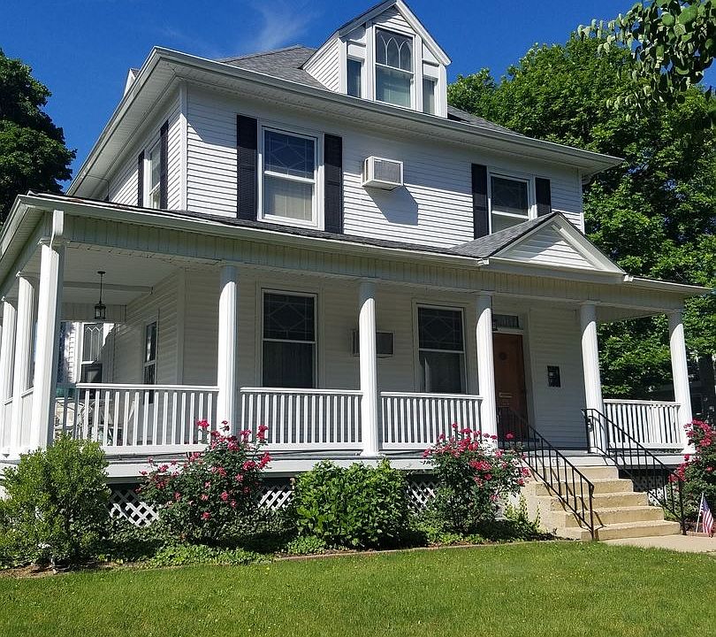 1st image of 518 Roosevelt Ave