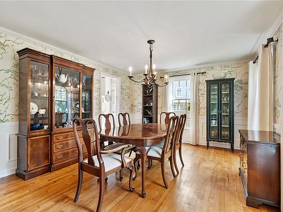 4th image of 105 Woodshire Dr