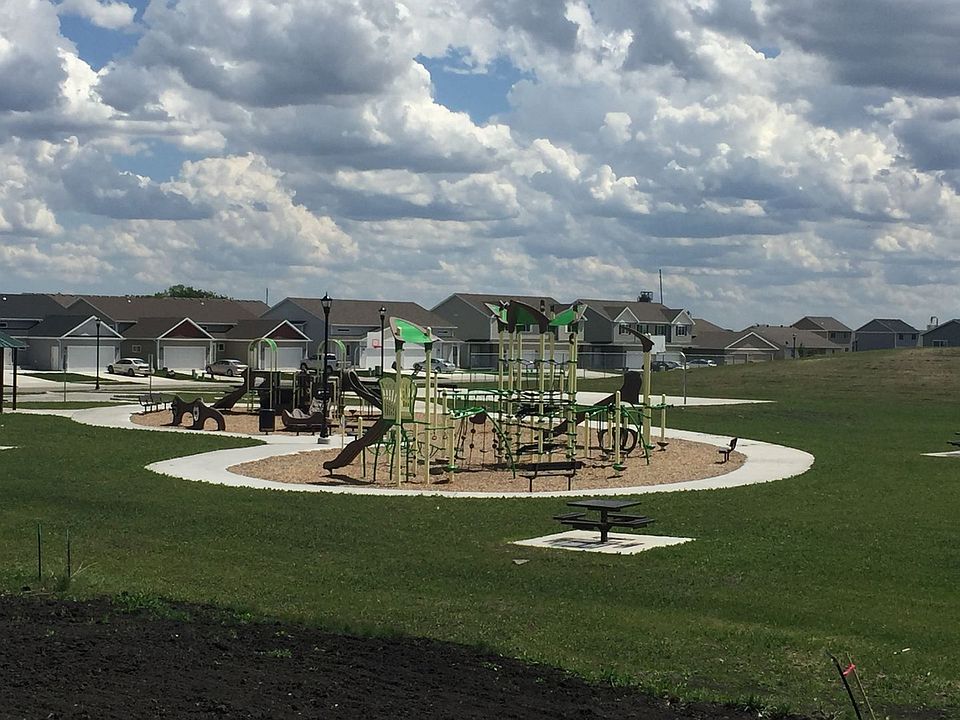 2nd image of 1397 Goldenwood Dr