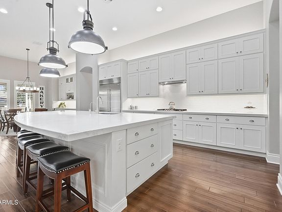 4th image of 2103 E CRESCENT Way