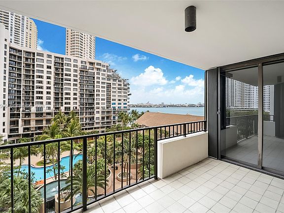 3rd image of 520 Brickell Key Dr APT A802