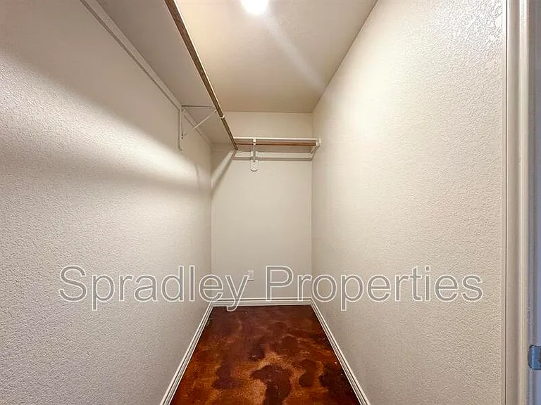 1654 Sabine Rd — Photo 9