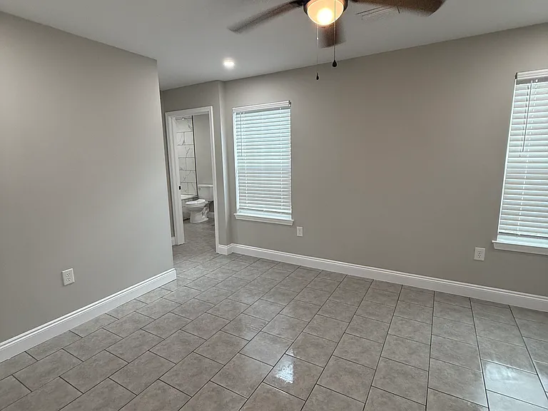 24696 Chestnut St #1 — Photo 7