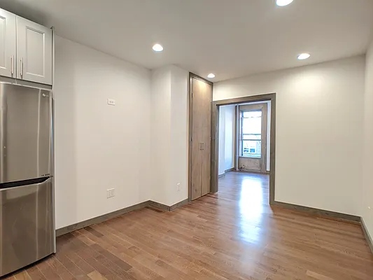 Rented by Mirador Real Estate | media 4