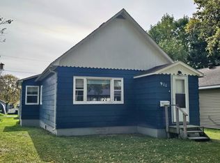 911 7th St, International Falls, MN 56649