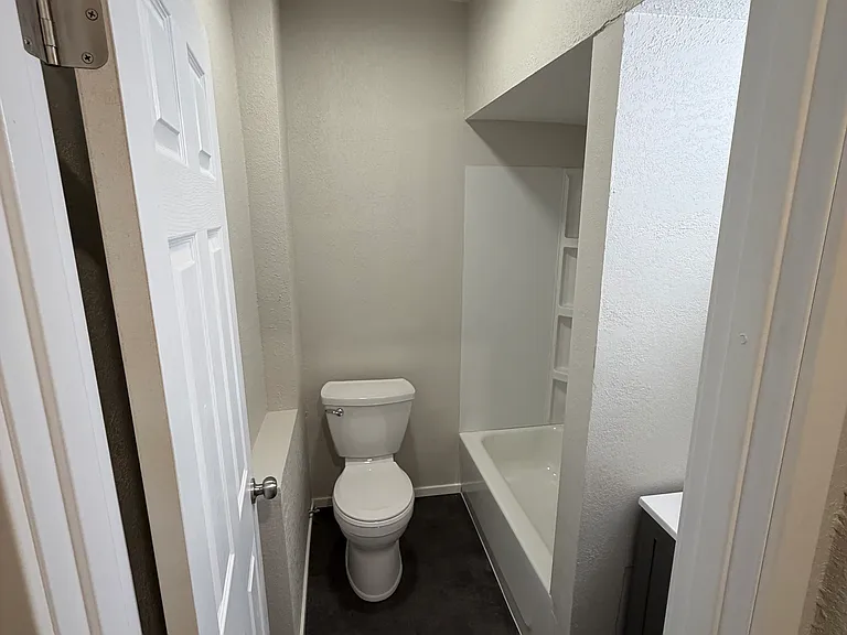 114-116 E 3rd St #2 — Photo 6