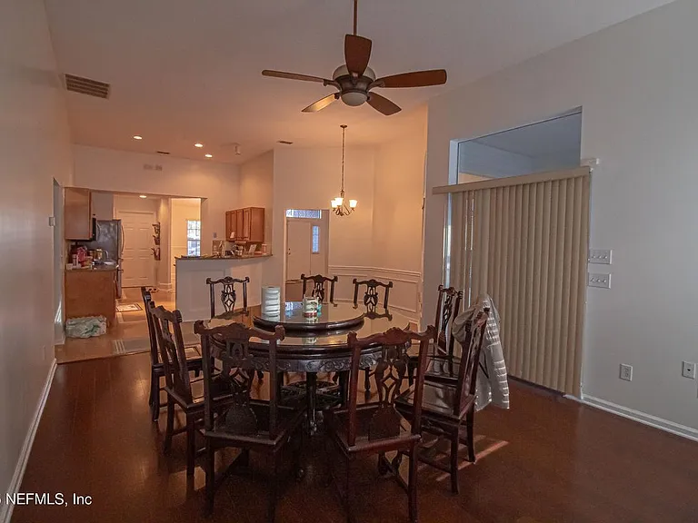 8146 Leafcrest Dr — Photo 7