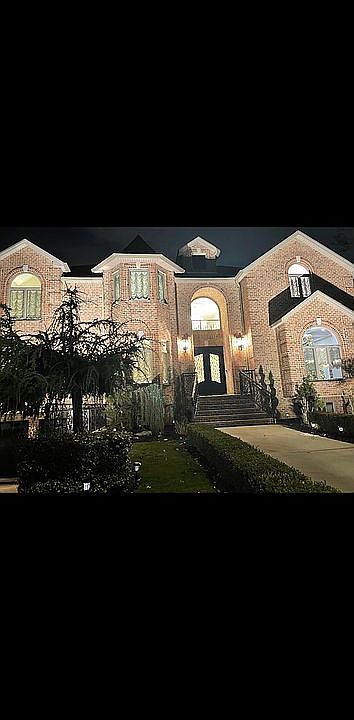 1st image of 140 Weiner St
