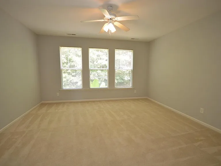 1507 Hinchliff Ct — Photo 24