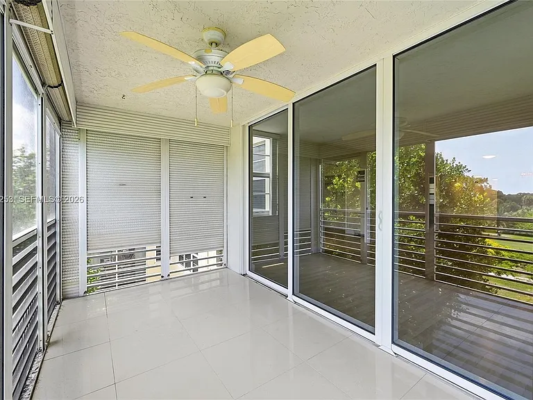3520 Oaks Way #407 — Photo 4