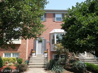 9768 Lakepointe Dr, Burke, VA 22015