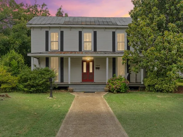 304 W Sycamore St, Chase City, VA 23924
