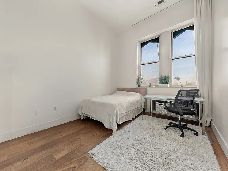 220 W 148th St #5P — Photo 12