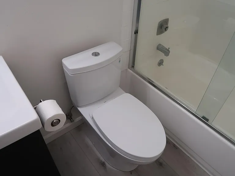 3 Commodore Dr #552 — Photo 30