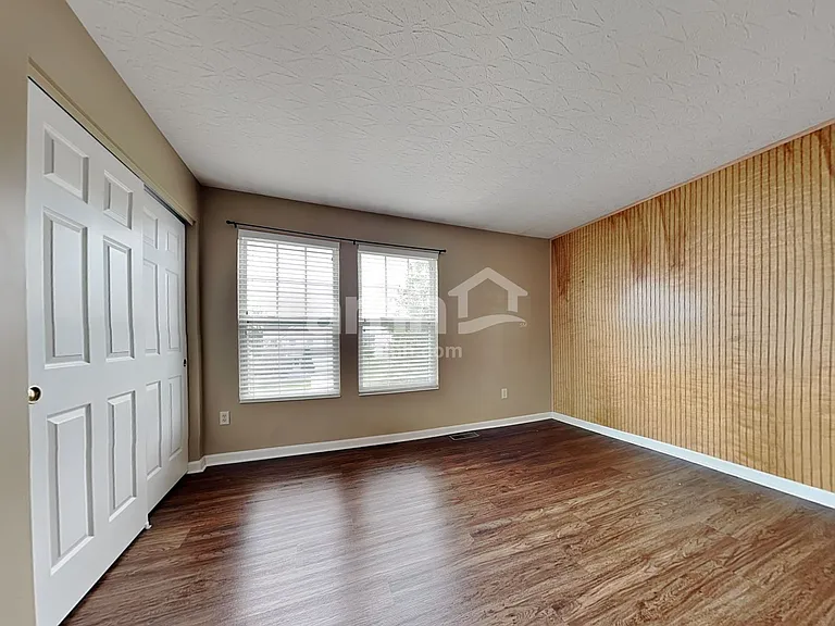 5557 Windsor Ct — Photo 15