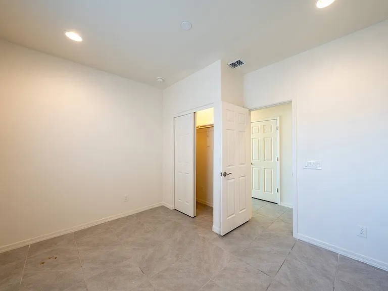6554 S 24th Pl — Photo 12