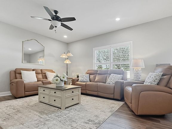 5th image of 1404 Doran Rd S