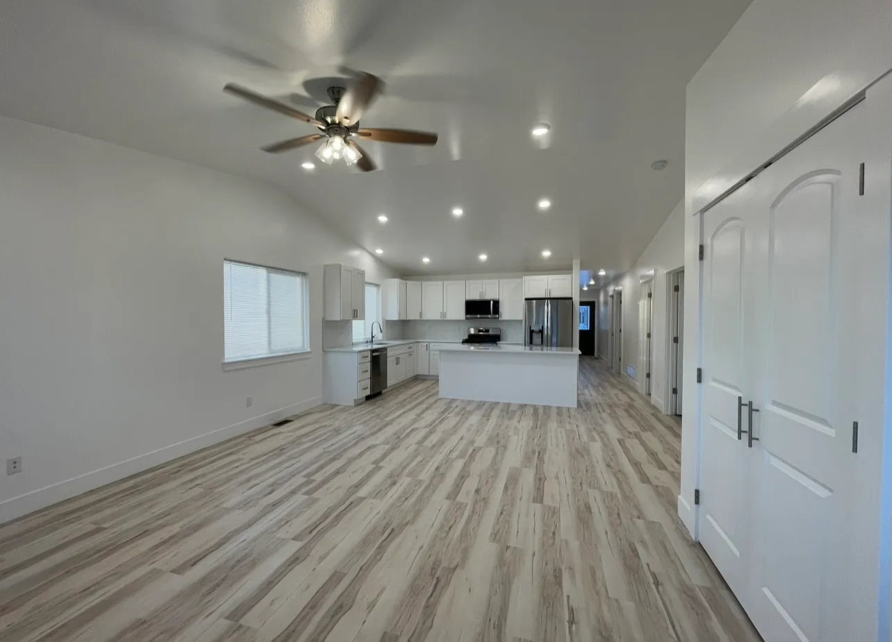 3 bed, 1480 sqft, $2,300 — Photo 3
