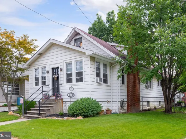 142 Spring St, Woodbury, NJ 08096